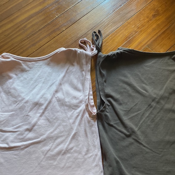 Two American Eagle tees size XS one light brown and light pink/blush - Picture 6 of 6
